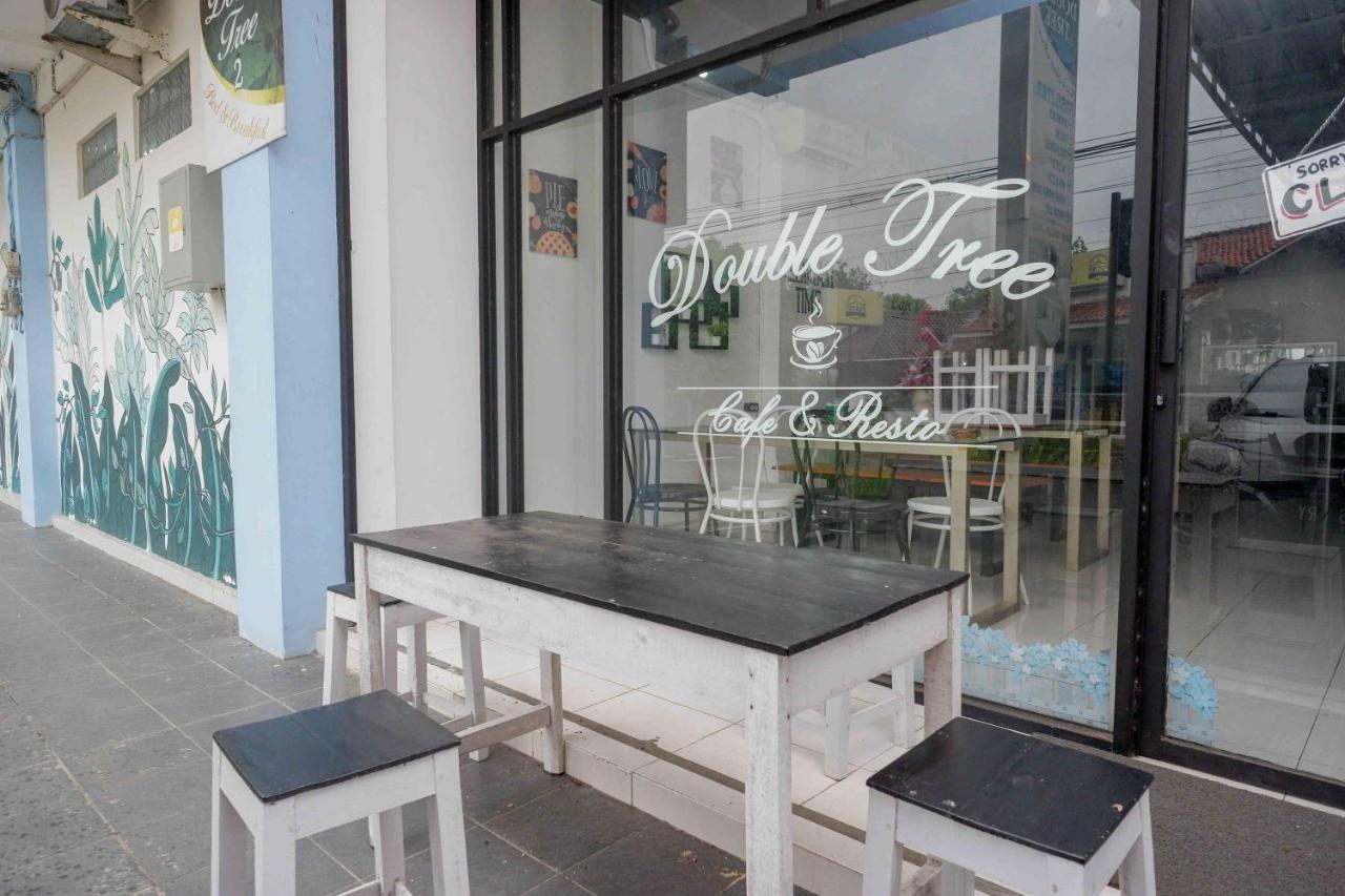 Oyo 3746 Double Tree Guesthouse Purwokerto Exterior foto